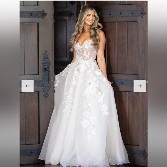 Liz Martinez SS 2023 Maria Wedding dress. A line Silk organza with 3D appliqué. - Picture 8 of 11